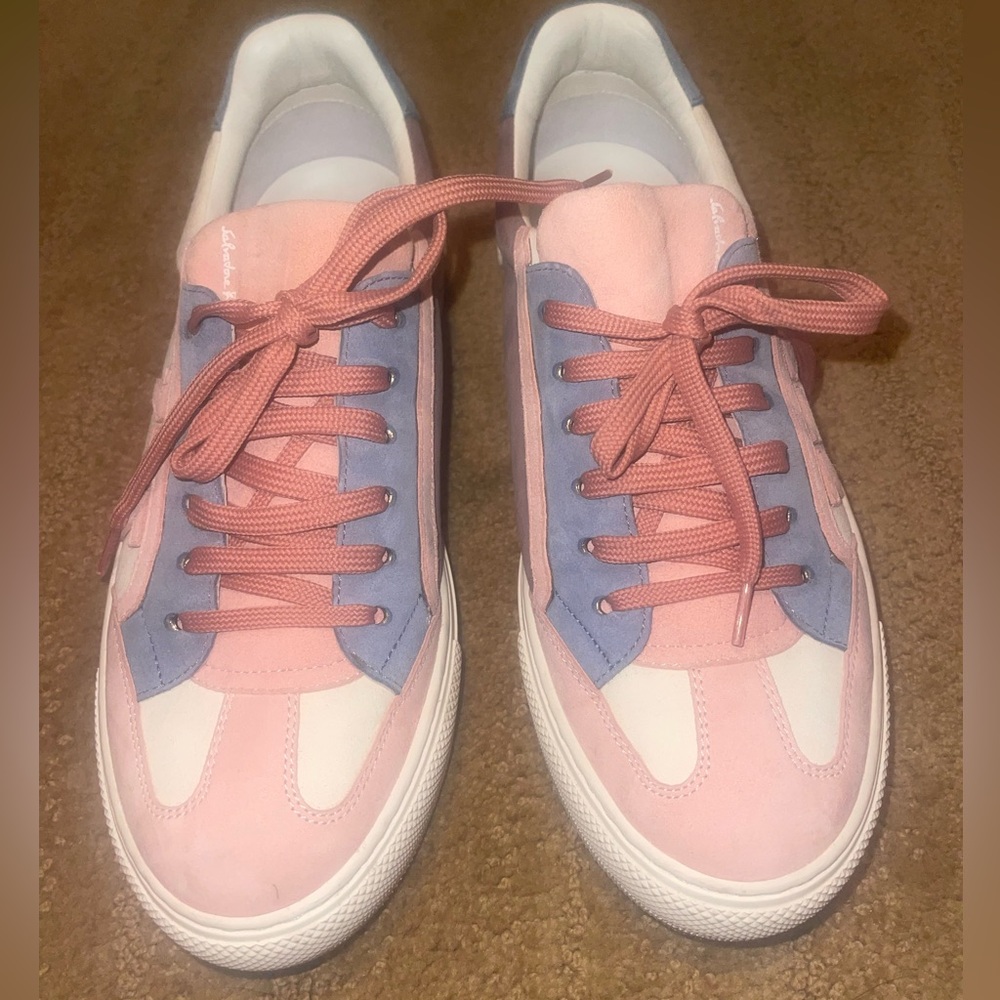 NWOT AUTHENTIC SALVATORE FERRAGAMO WOMEN SNEAKERS 9.5
